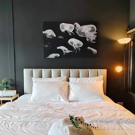 Mr Black & Ms White -Self Check In Accommodation Bangkok Exterior photo