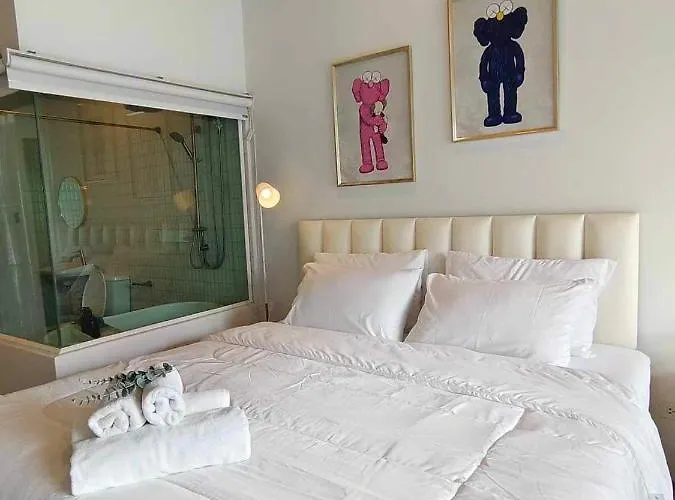 Mr Black & Ms White -Self Check In Accommodation